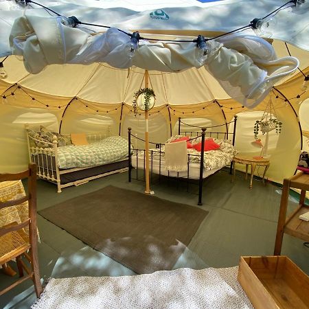 Secret Garden Glamping 호텔 리밍톤 외부 사진