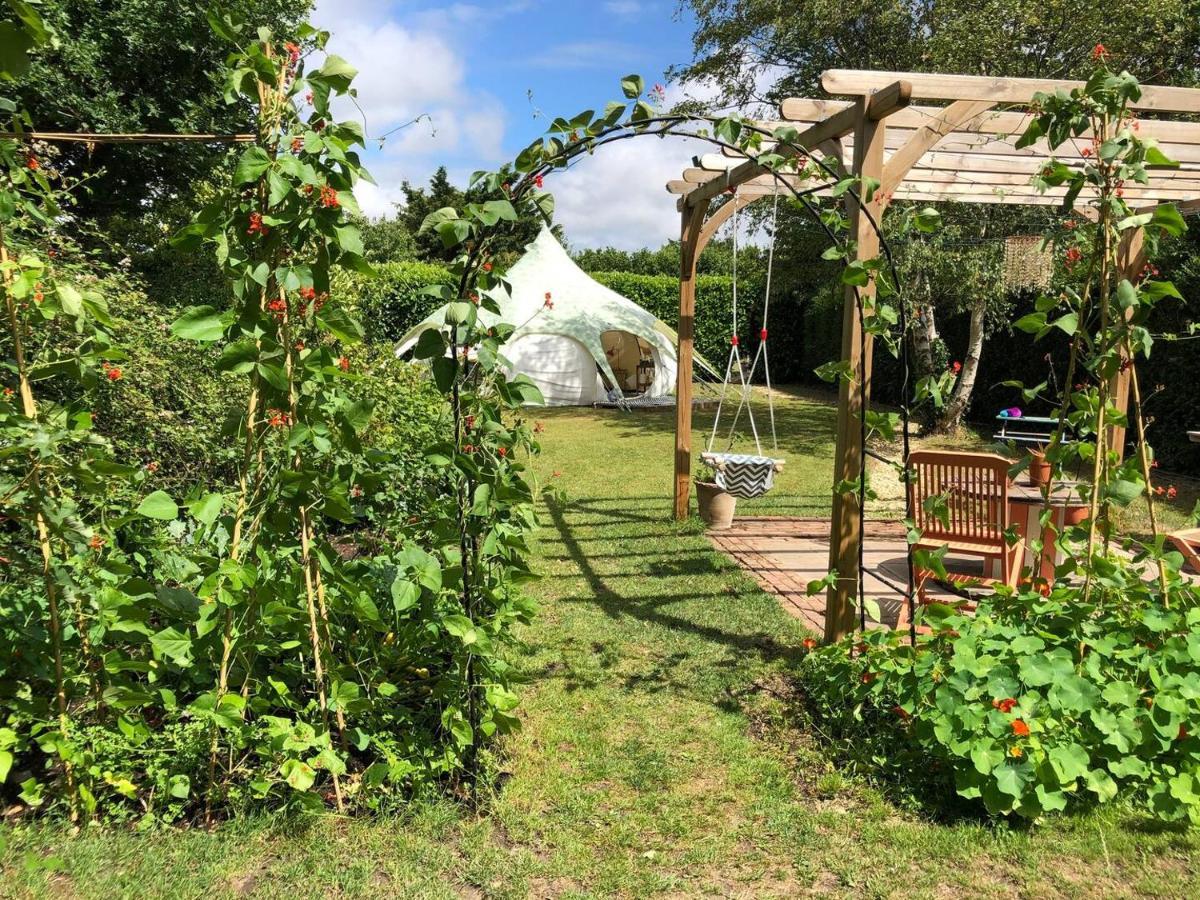 Secret Garden Glamping 호텔 리밍톤 외부 사진