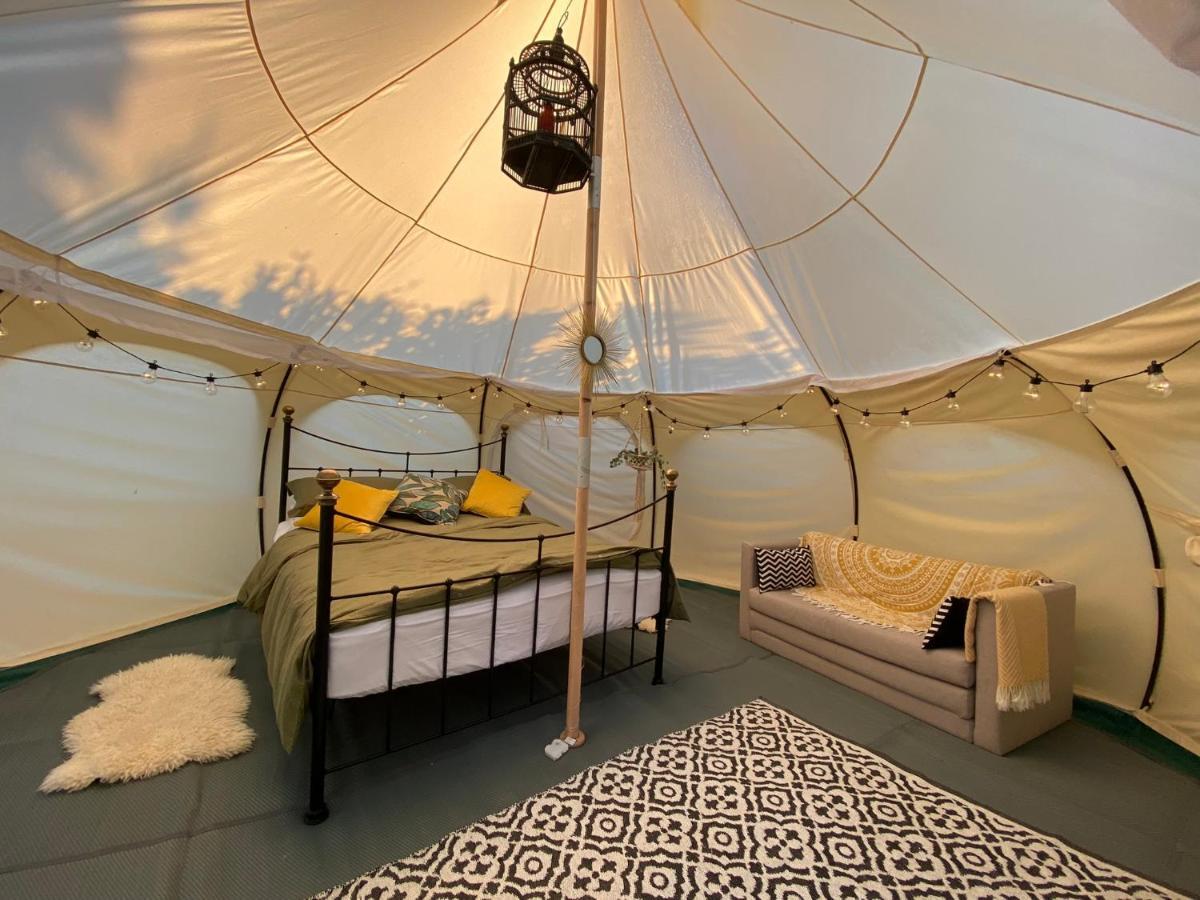 Secret Garden Glamping 호텔 리밍톤 외부 사진