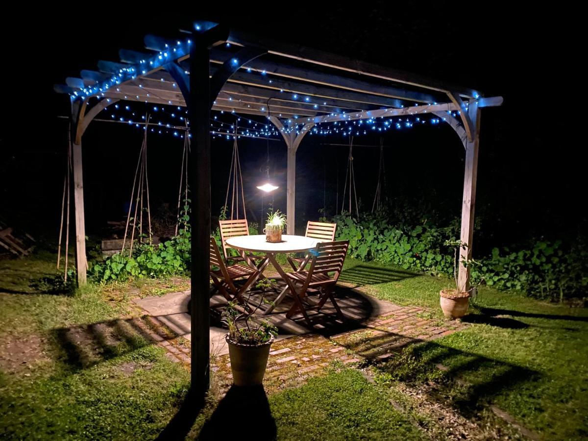 Secret Garden Glamping 호텔 리밍톤 외부 사진
