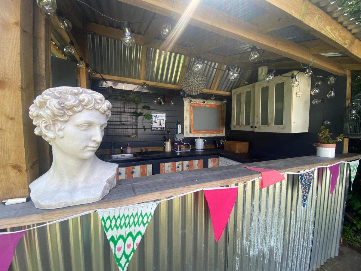 Secret Garden Glamping 호텔 리밍톤 외부 사진