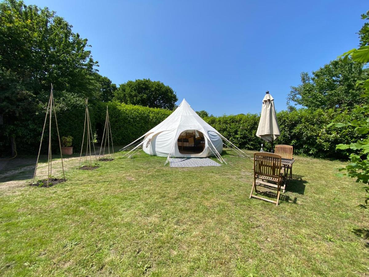 Secret Garden Glamping 호텔 리밍톤 외부 사진