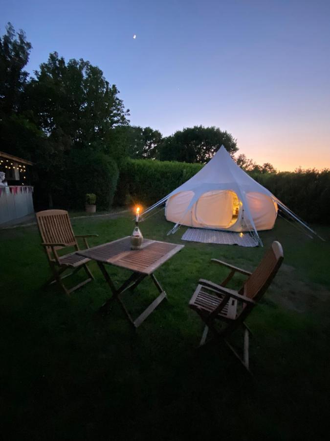 Secret Garden Glamping 호텔 리밍톤 외부 사진